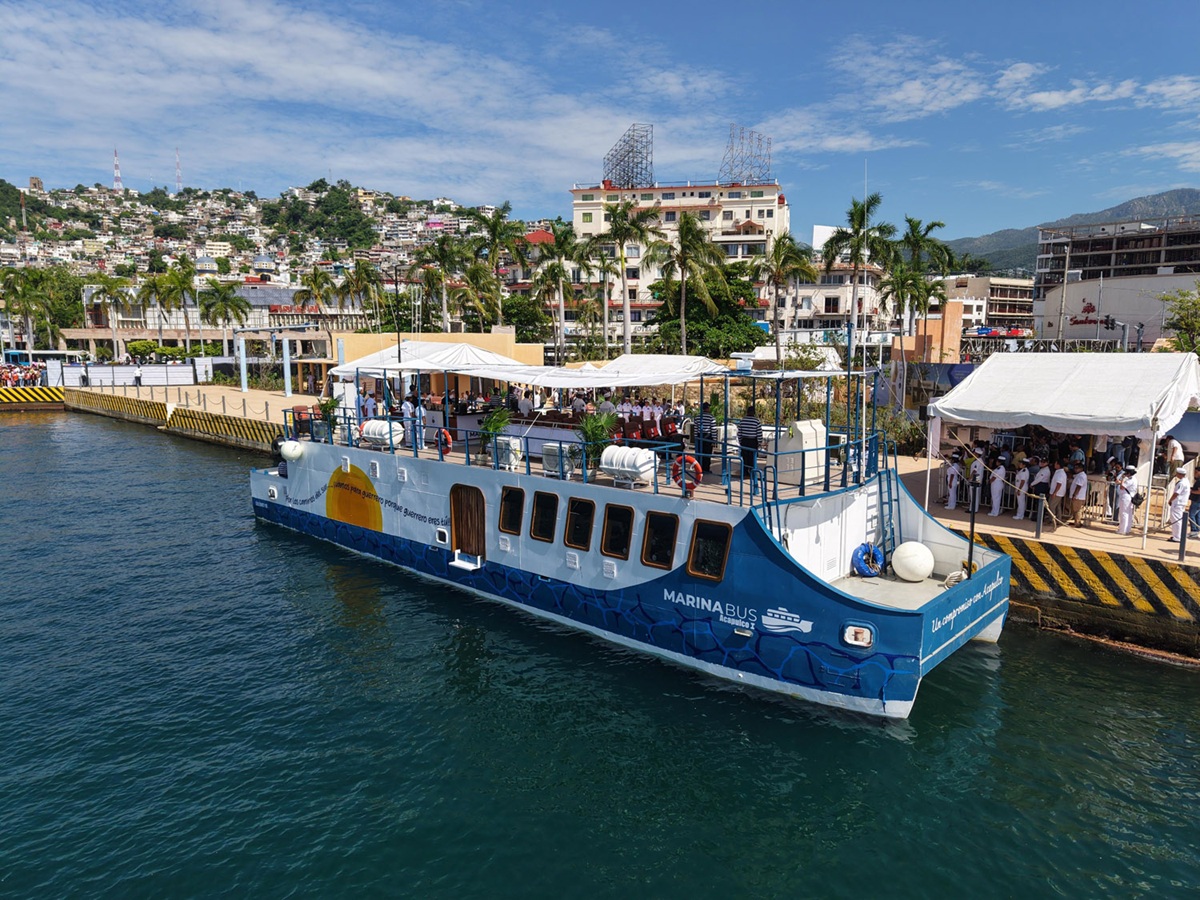 Marinabús estrenado en Acapulco