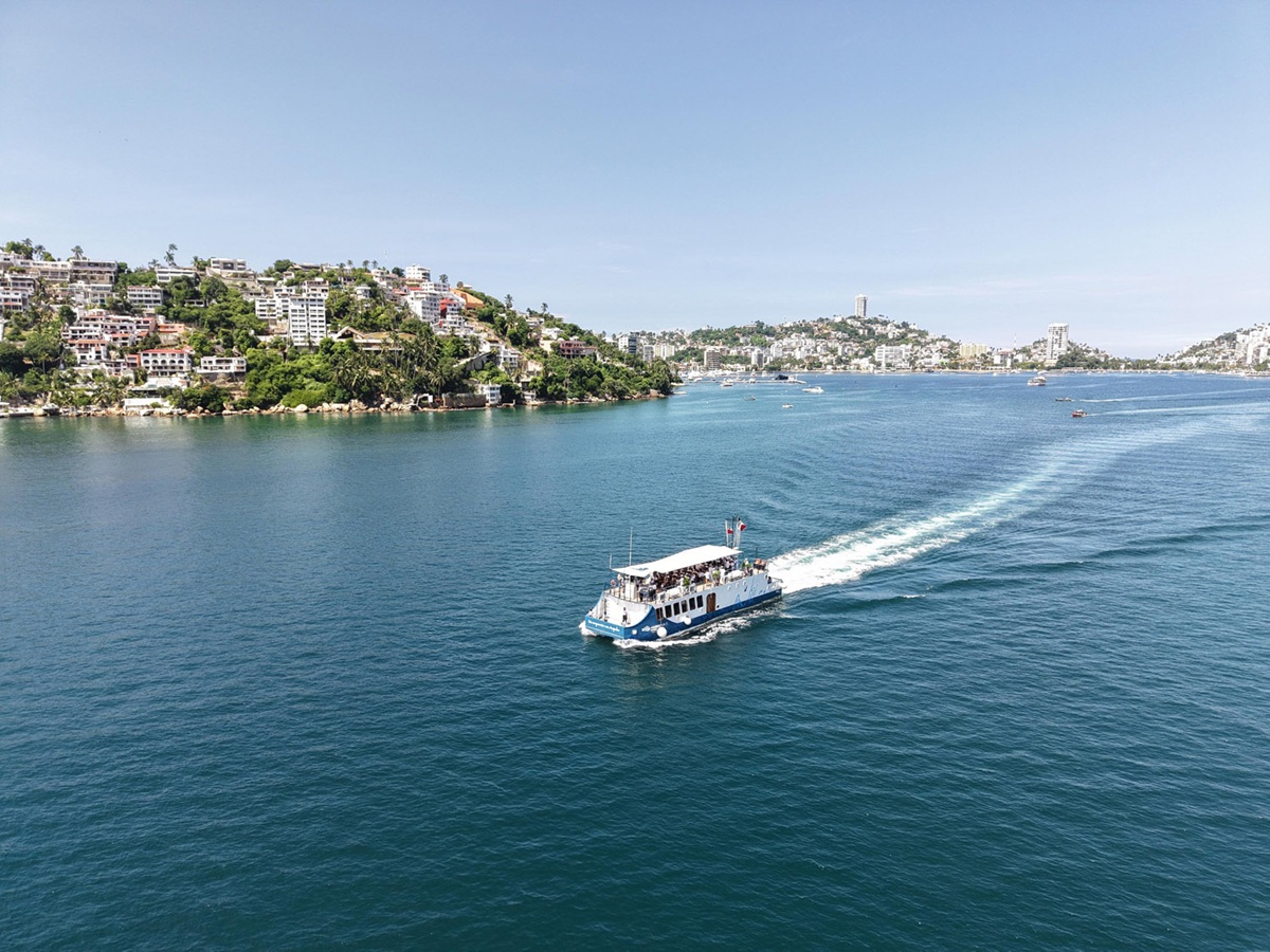 Marinabús estrenado en Acapulco