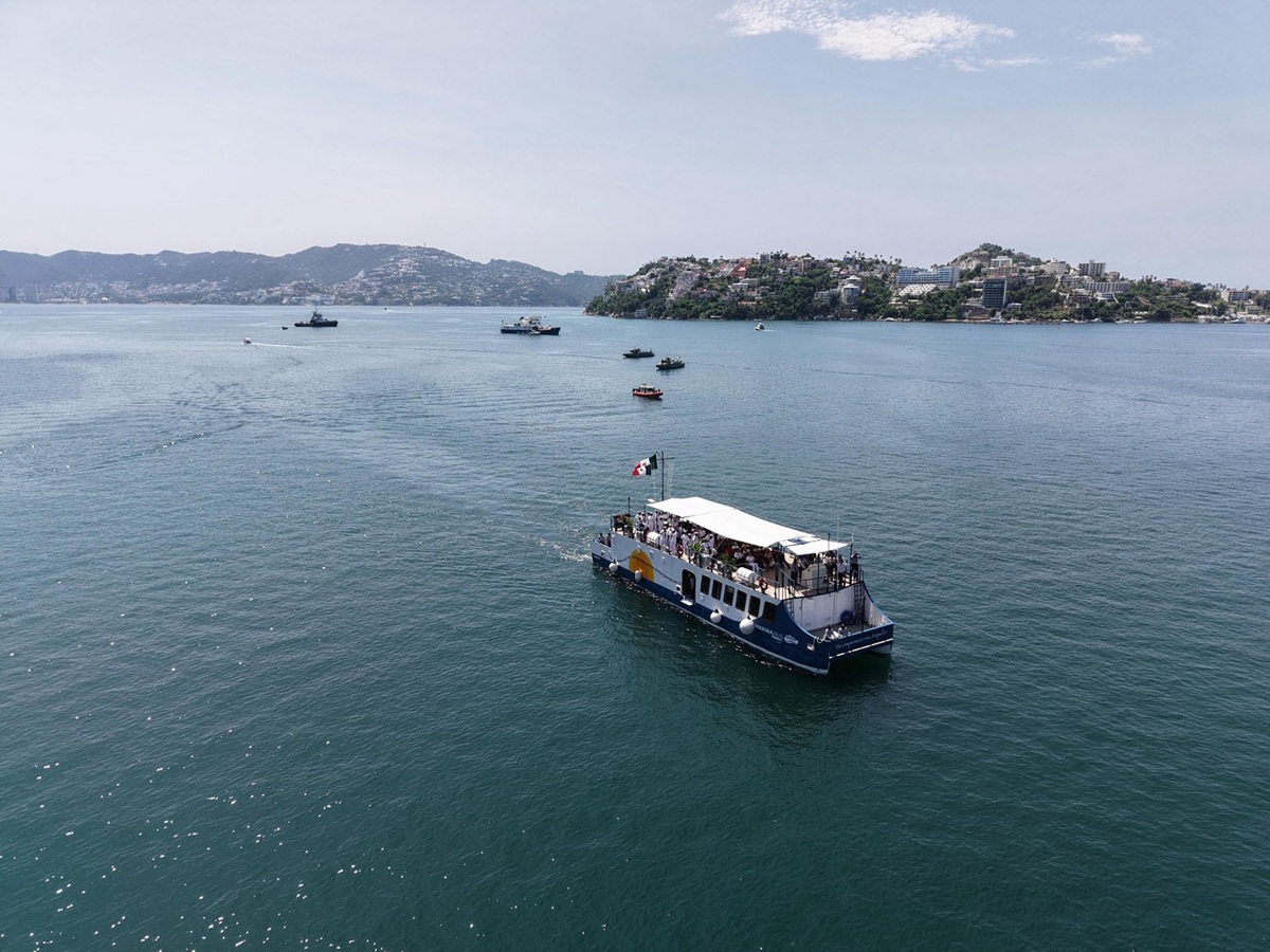 Marinabús estrenado en Acapulco