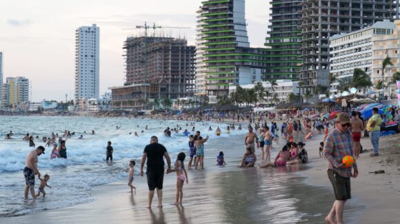 Sinaloa recibe más de 3.3 millones de visitantes en 2025 y se consolida como destino turístico líder