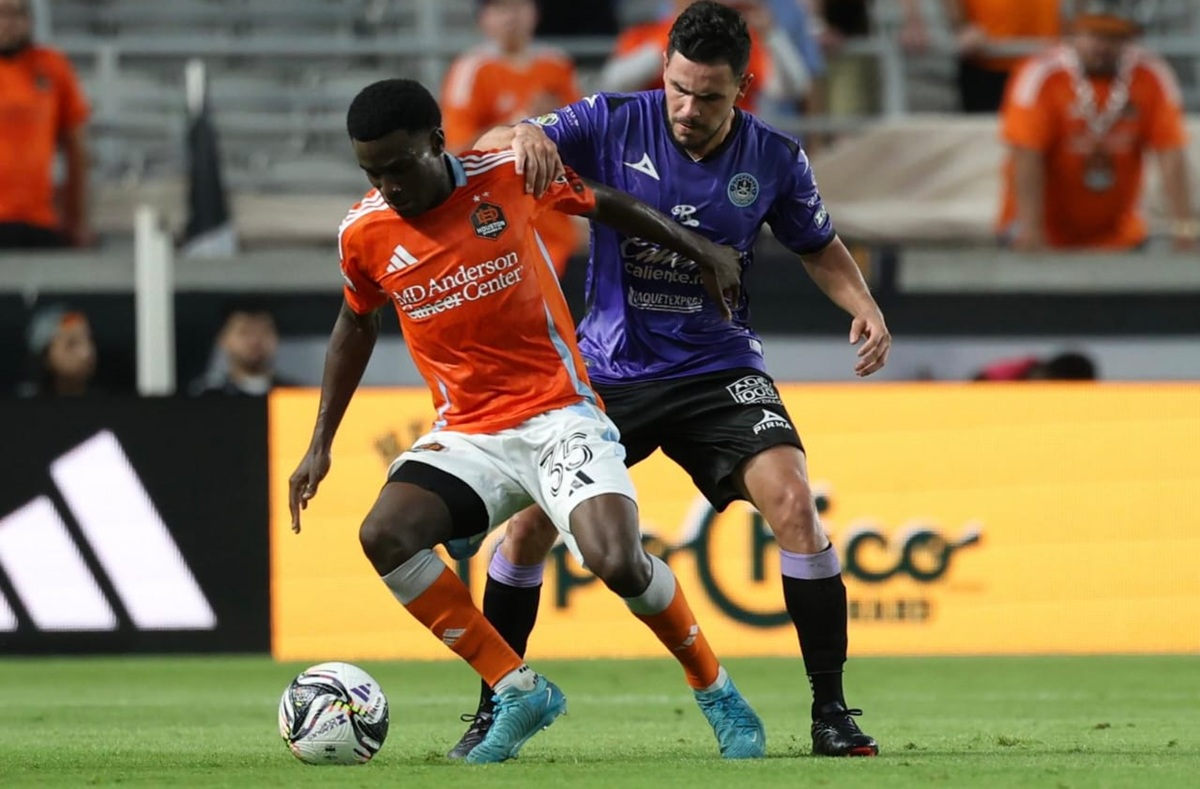 Mazatlán FC le gana al Houston Dynamo