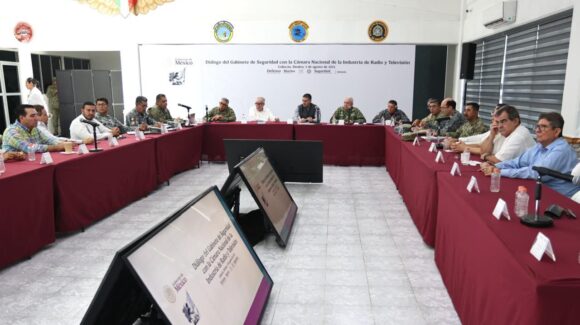Se reúne de nuevo Rocha Moya y García Harfuch en mesa de seguridad; abren diálogos con la CIRT