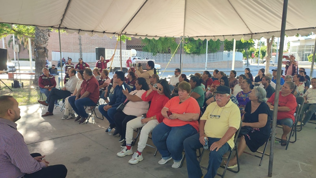 Militantes de Morena se reúnen en Ahome