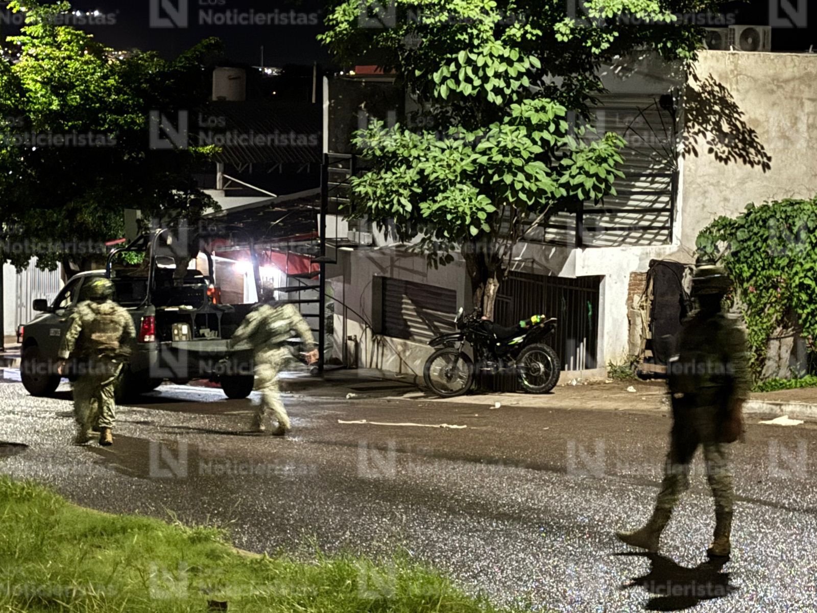 Hay un militar muerto y un civil detenido tras balacera en la Huizaches