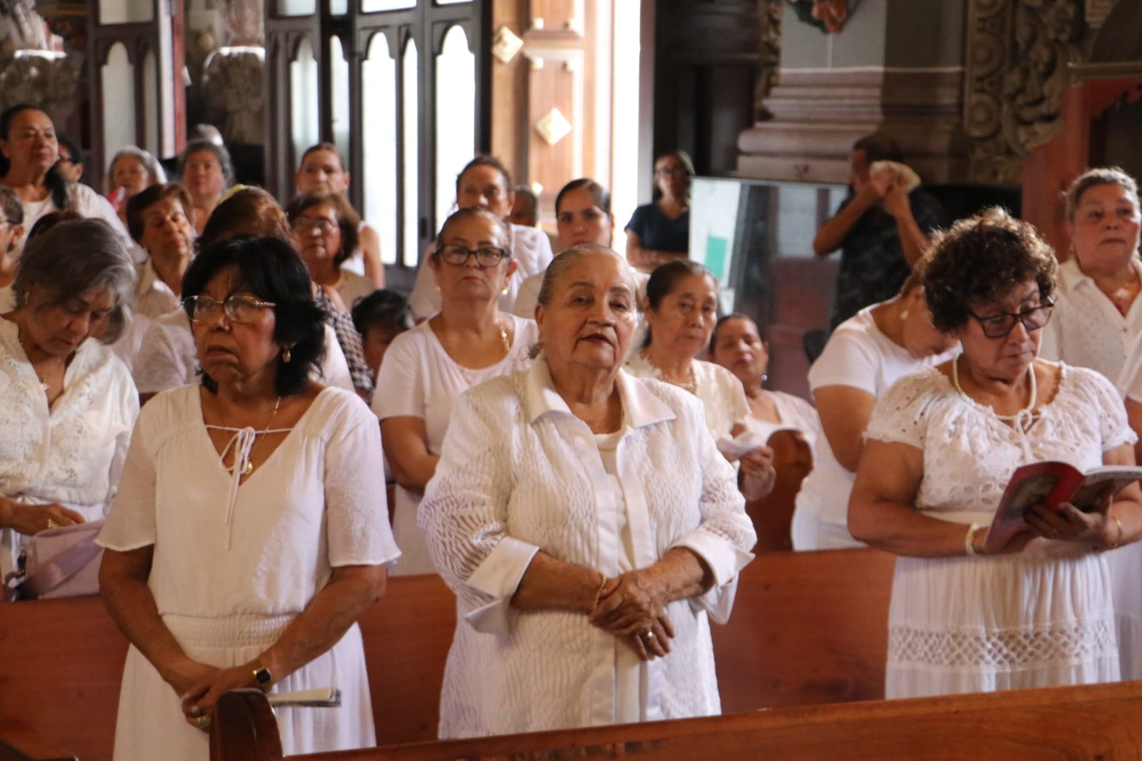 Adultos mayores celebran el Día de los Abuelos con misa en la Catedral de Mazatlán