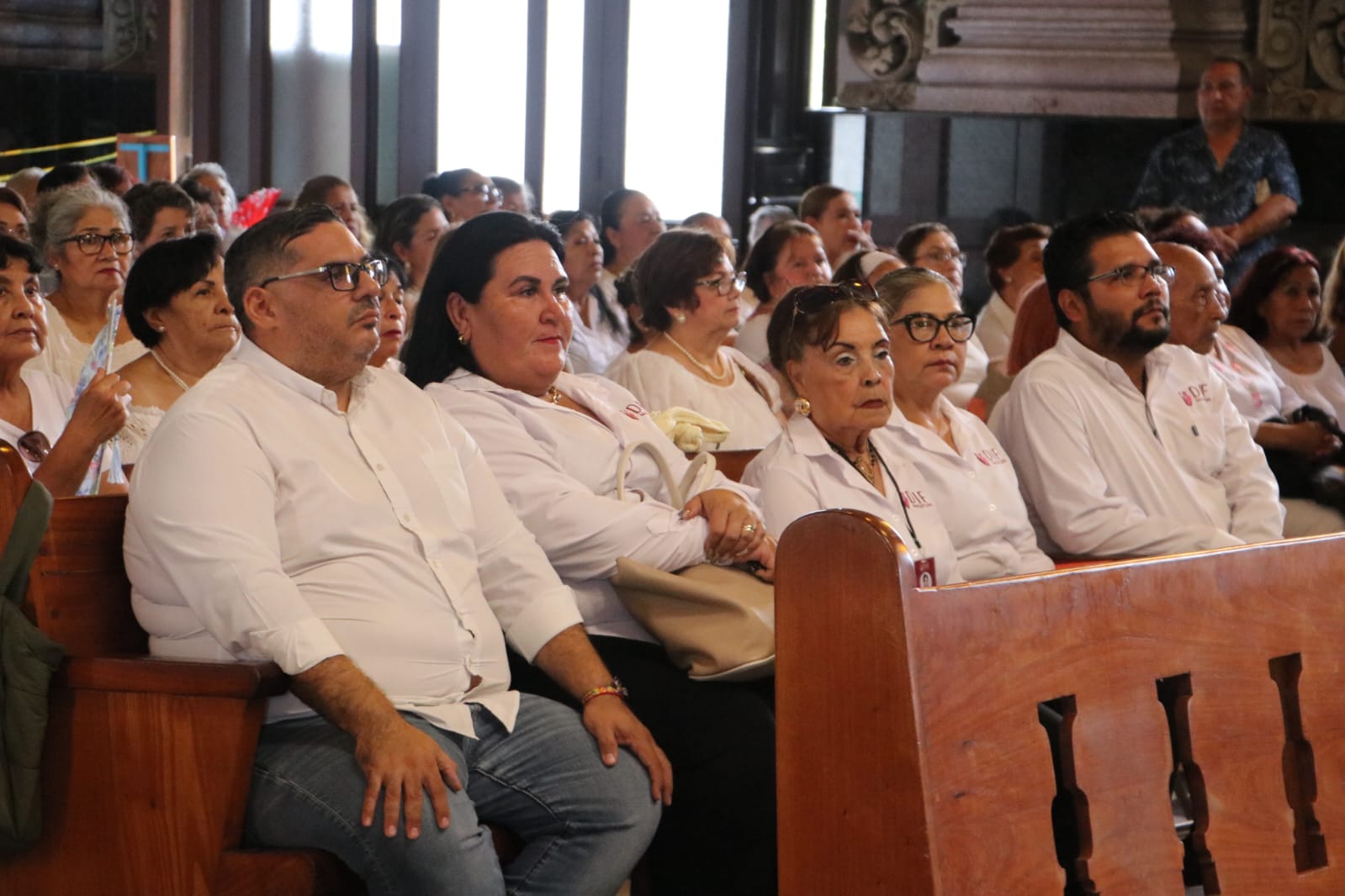 Adultos mayores celebran el Día de los Abuelos con misa en la Catedral de Mazatlán