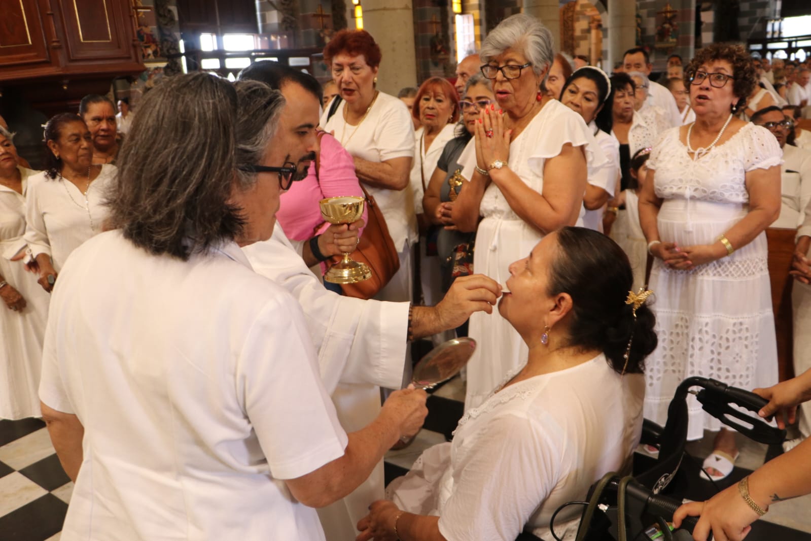 Adultos mayores celebran el Día de los Abuelos con misa en la Catedral de Mazatlán