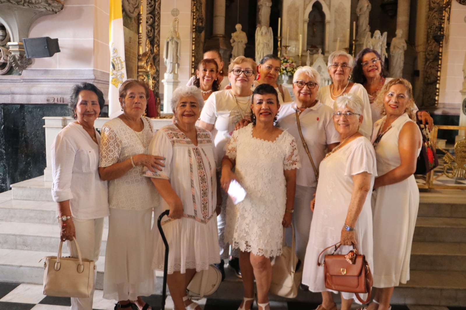 Adultos mayores celebran el Día de los Abuelos con misa en la Catedral de Mazatlán