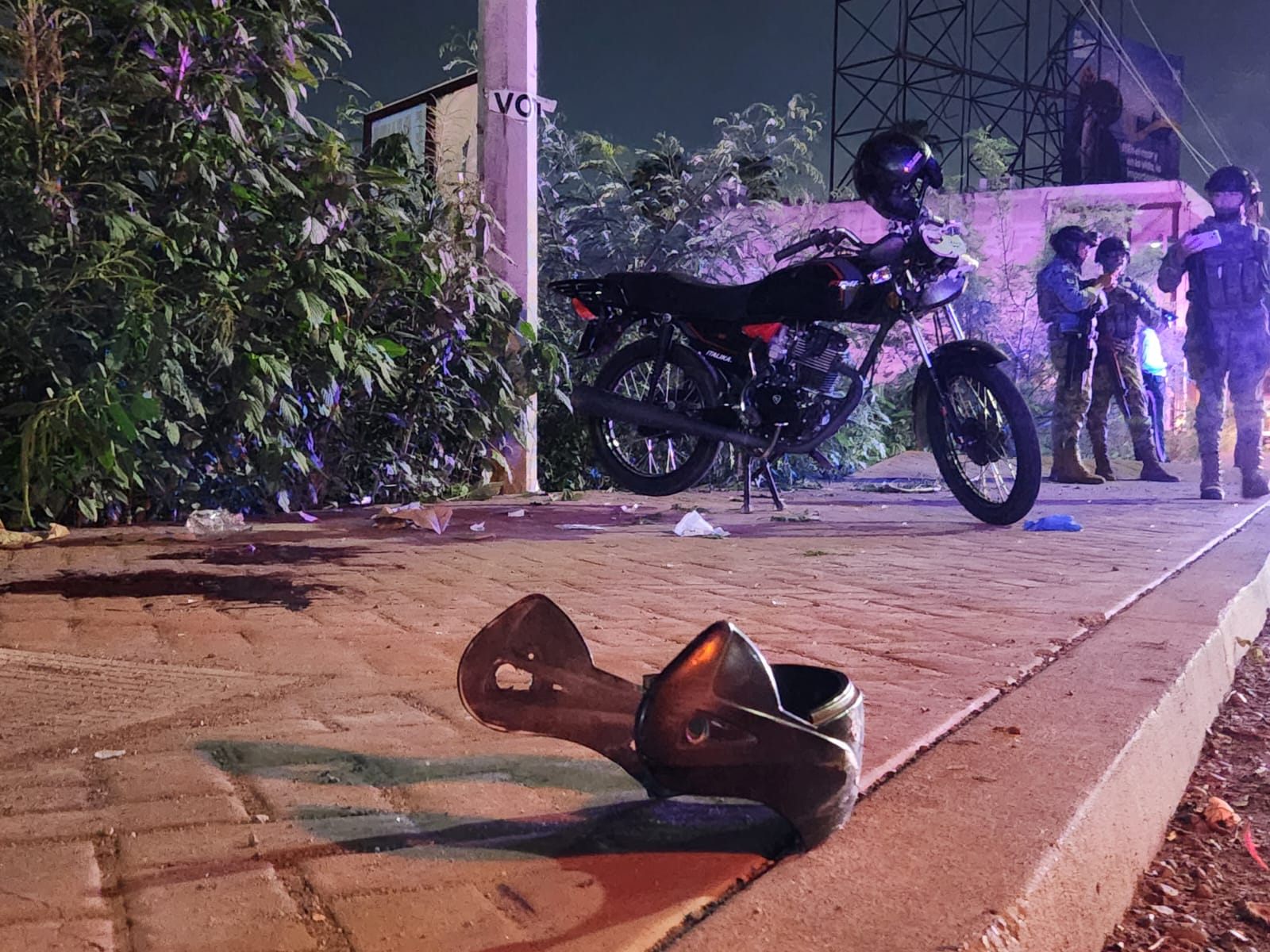 Motociclista herido tras derrapar frente al Aeropuerto de Culiacán