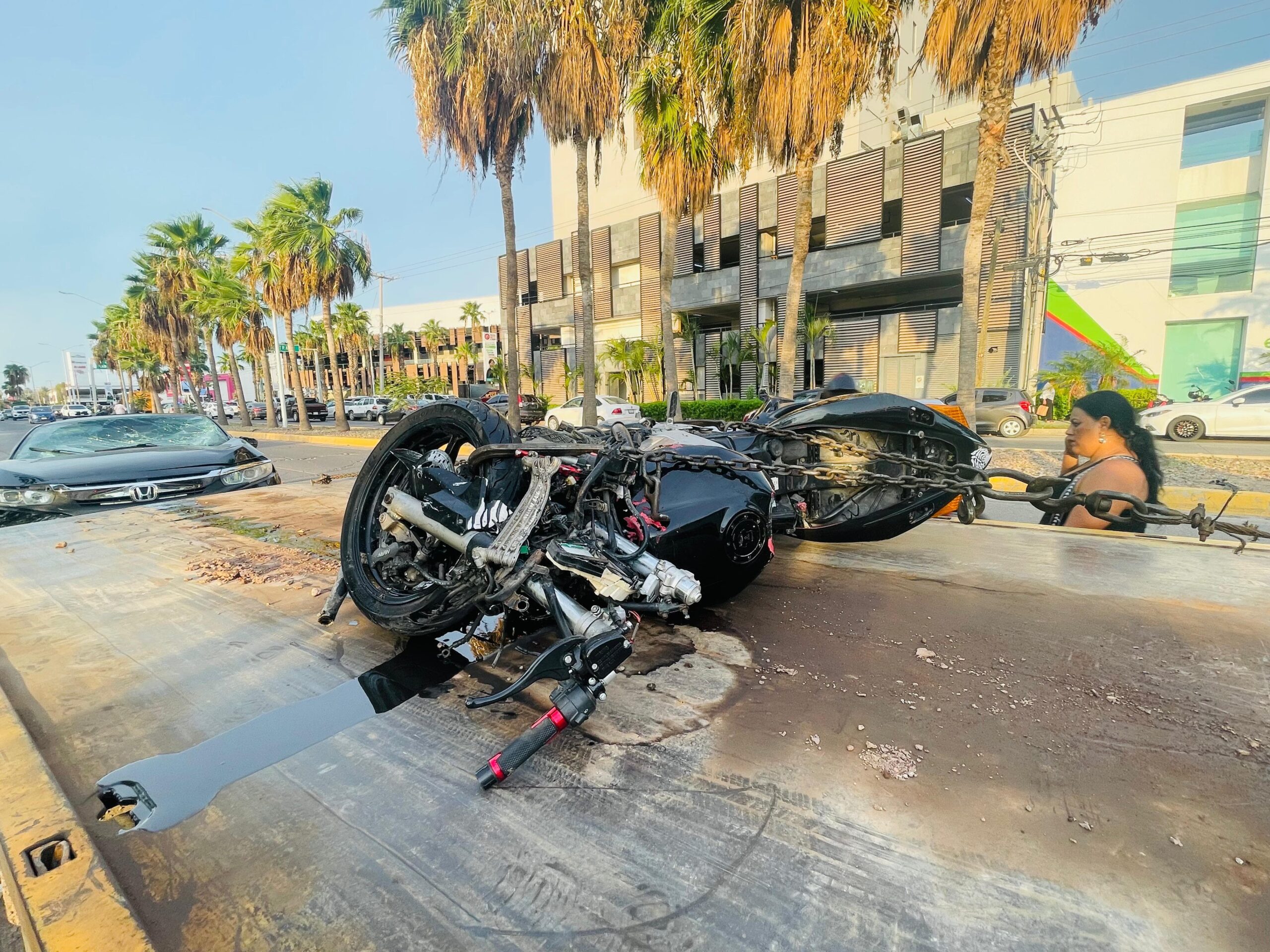 Motociclista muere tras accidente en Los Mochis