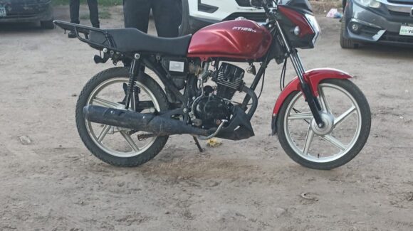 Policía de Ahome recuperan motocicleta con reporte de robo