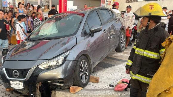 Mujer resulta gravemente lesionada tras ser atropellada sobre el Malecón de Mazatlán