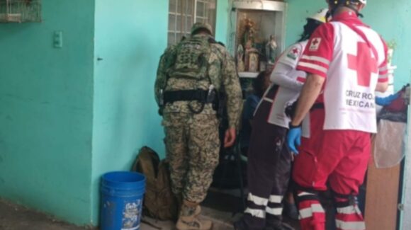 ¡Corría esposada de manos! Mujer “levantada” escapa en el sector Barrancos, en Culiacán