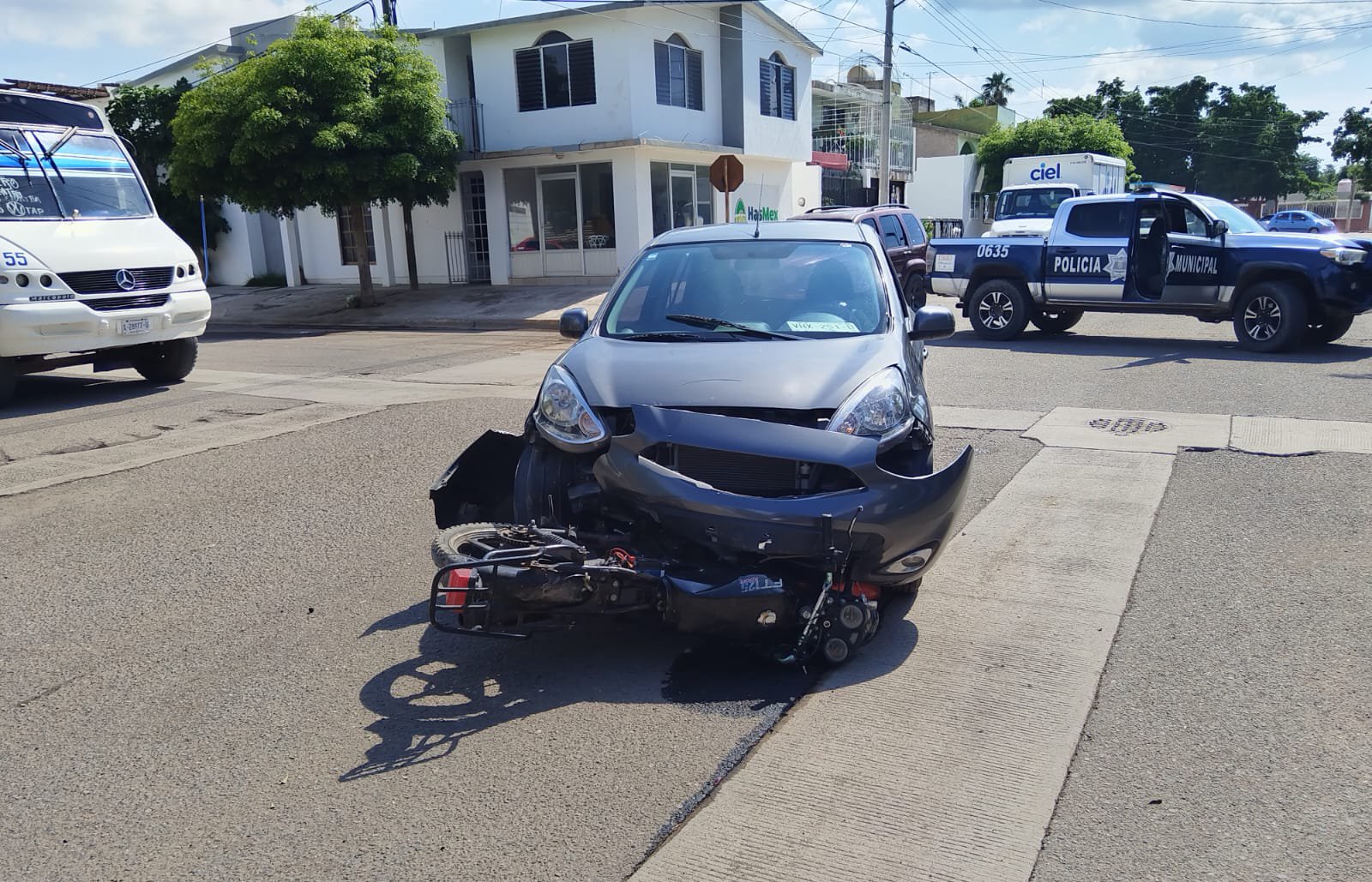 mujer motociclista lesionada en accidente en guasave