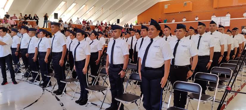 graduación de nuevos policías de la Unipol
