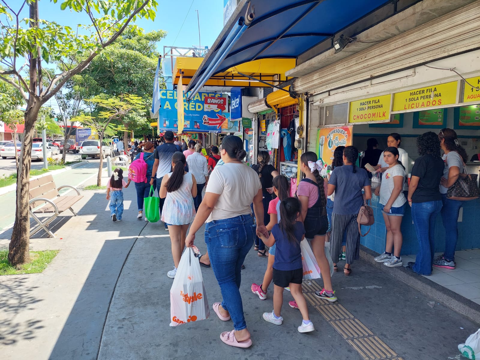 Inauguración del "Ofertón del Centro" en Los Mochis