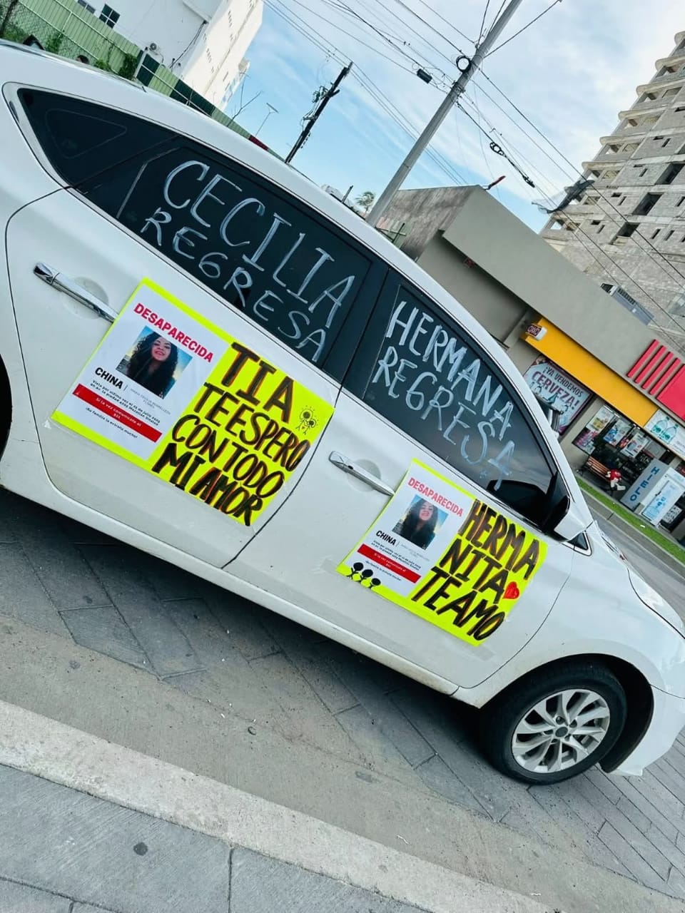 ofrecen auto a cambio de Maria Cecilia Berrelleza Flores