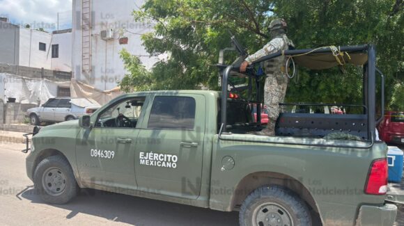 Un detenido, armas, cargadores y un vehículo robado aseguran en distintos operativos del Ejército en Culiacán