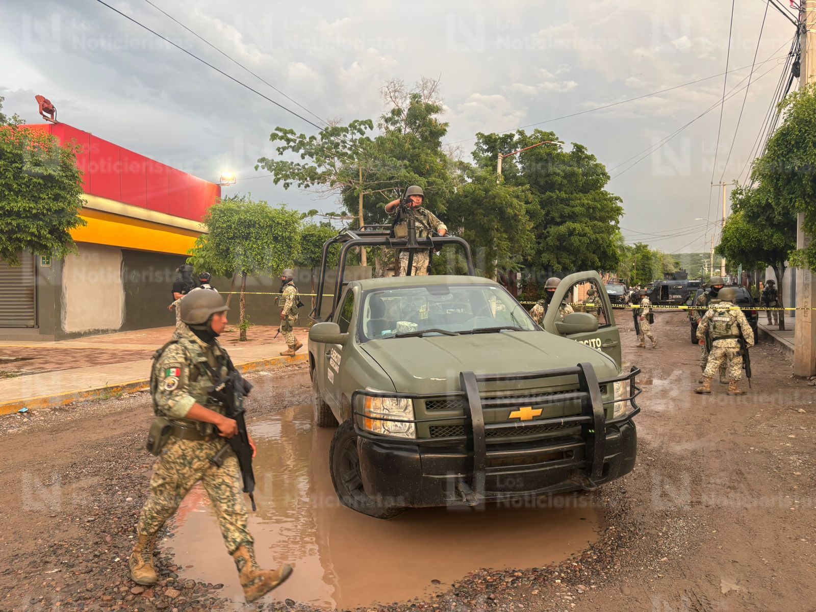 Fuerte operativo militar en sector Loma de Rodiguera al norte de Culiacán