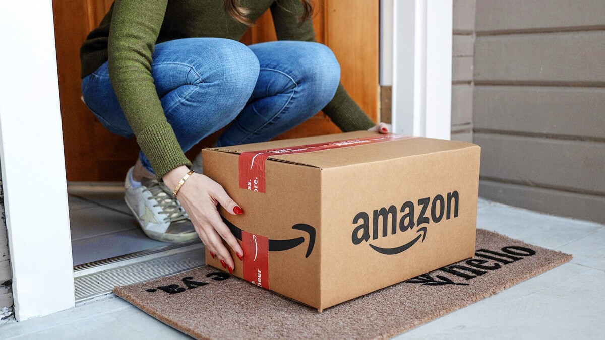 Paquete de Amazon, en la puerta de una compradora