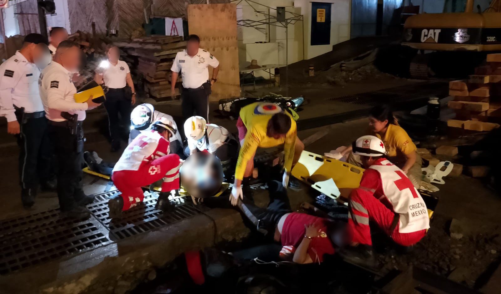 pareja derrapa en motocicleta en mazatlan