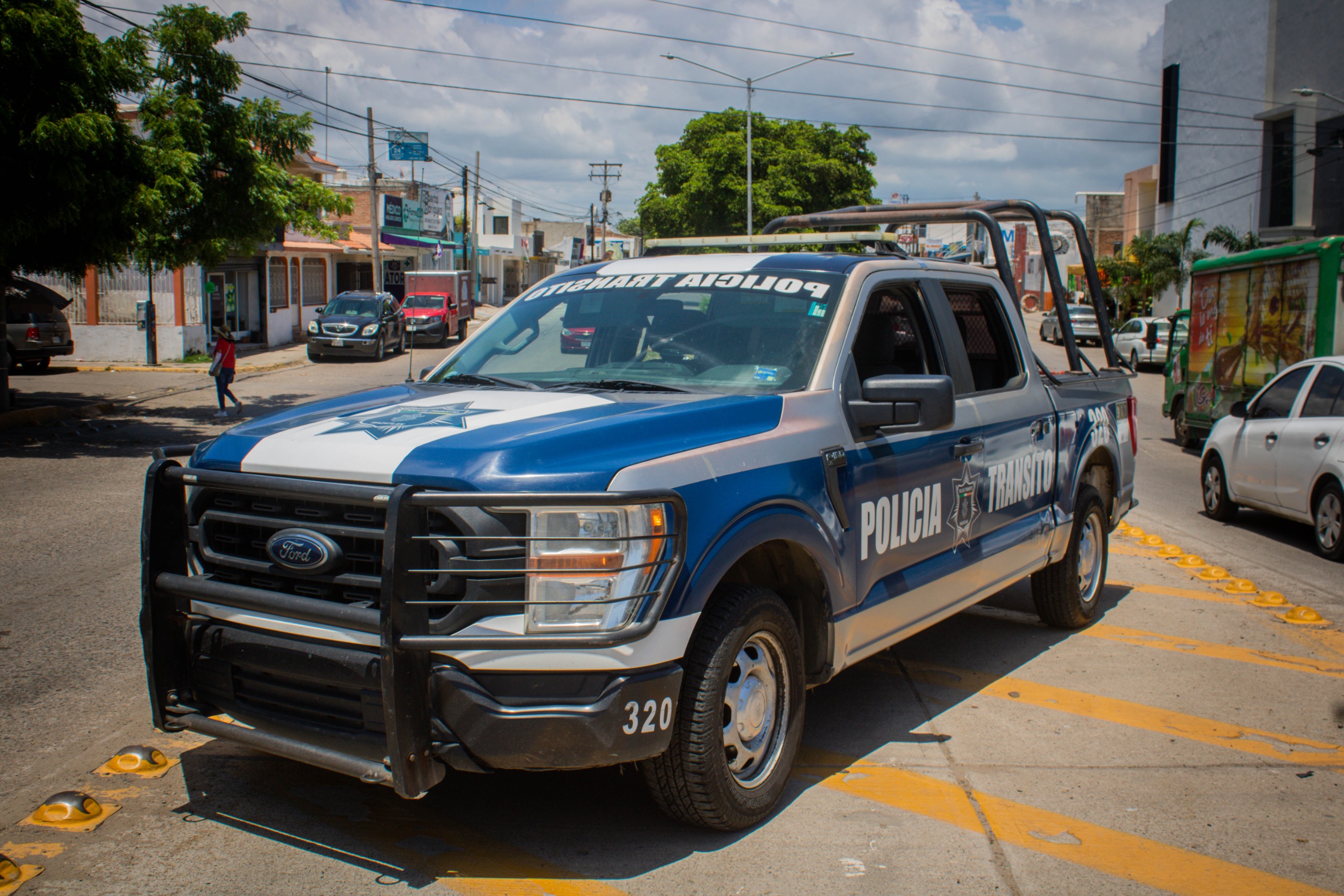 patrulla policía de transito Mazatlán