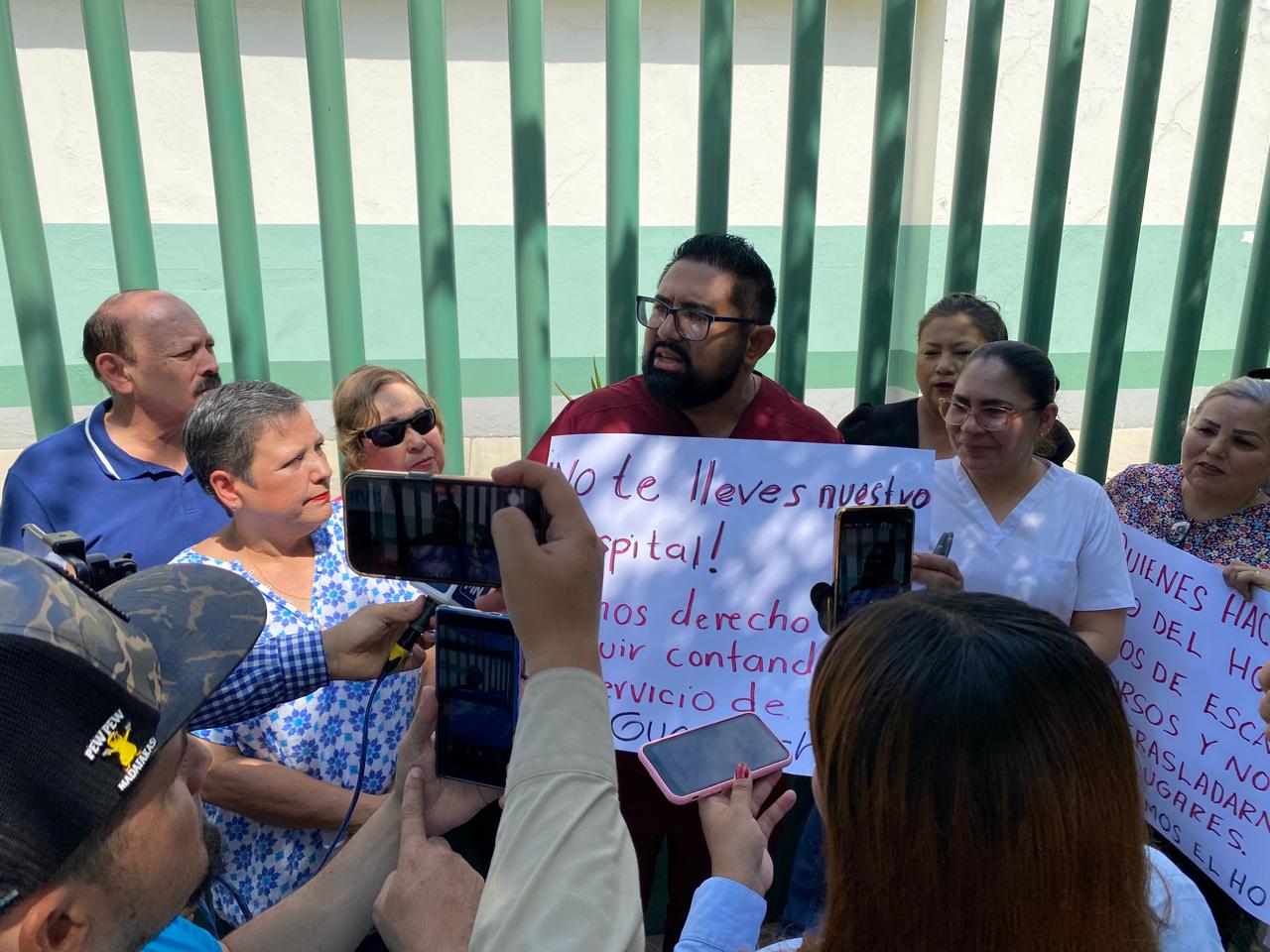 personal medico regidores de oposicion y ciudadanos manifestacion en imss bienestar guamuchil sin