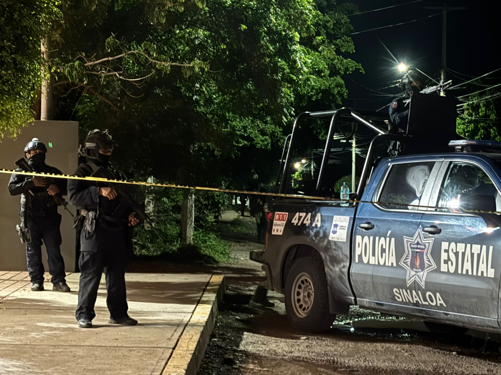 Policía Estatal en salón sitiado en Loma de Rodriguera