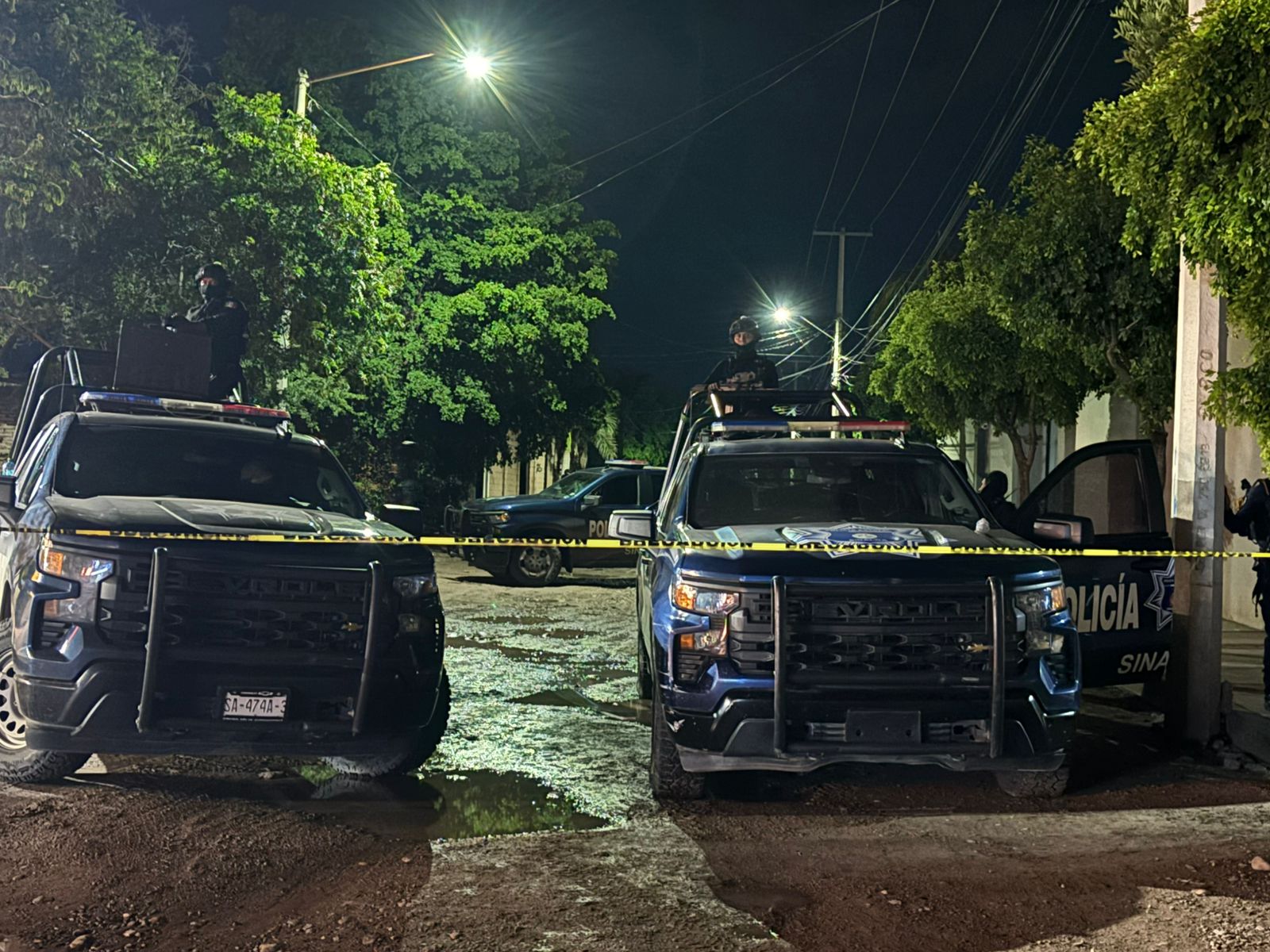 Policía Estatal en salón sitiado en Loma de Rodriguera