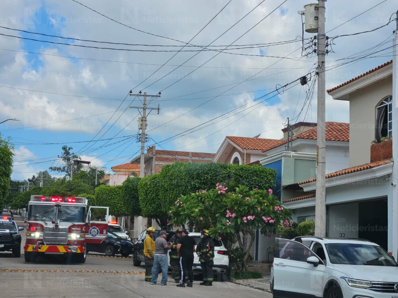 policias y bomberos actuaron de manera oportuna ante el incendio