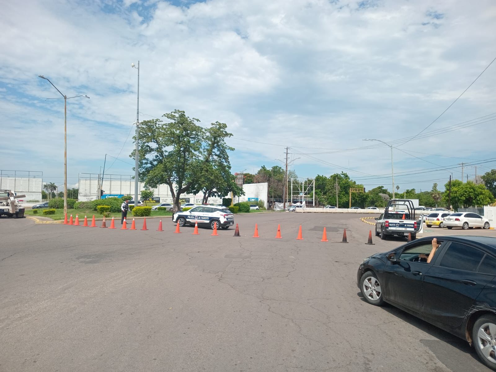 por reparaciones de Japac el bulevar Jose limon se encuentra cerrado