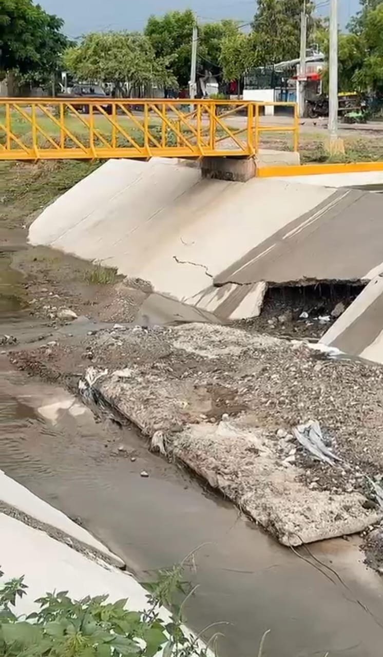 Puente peatonal en Arboledas Invies