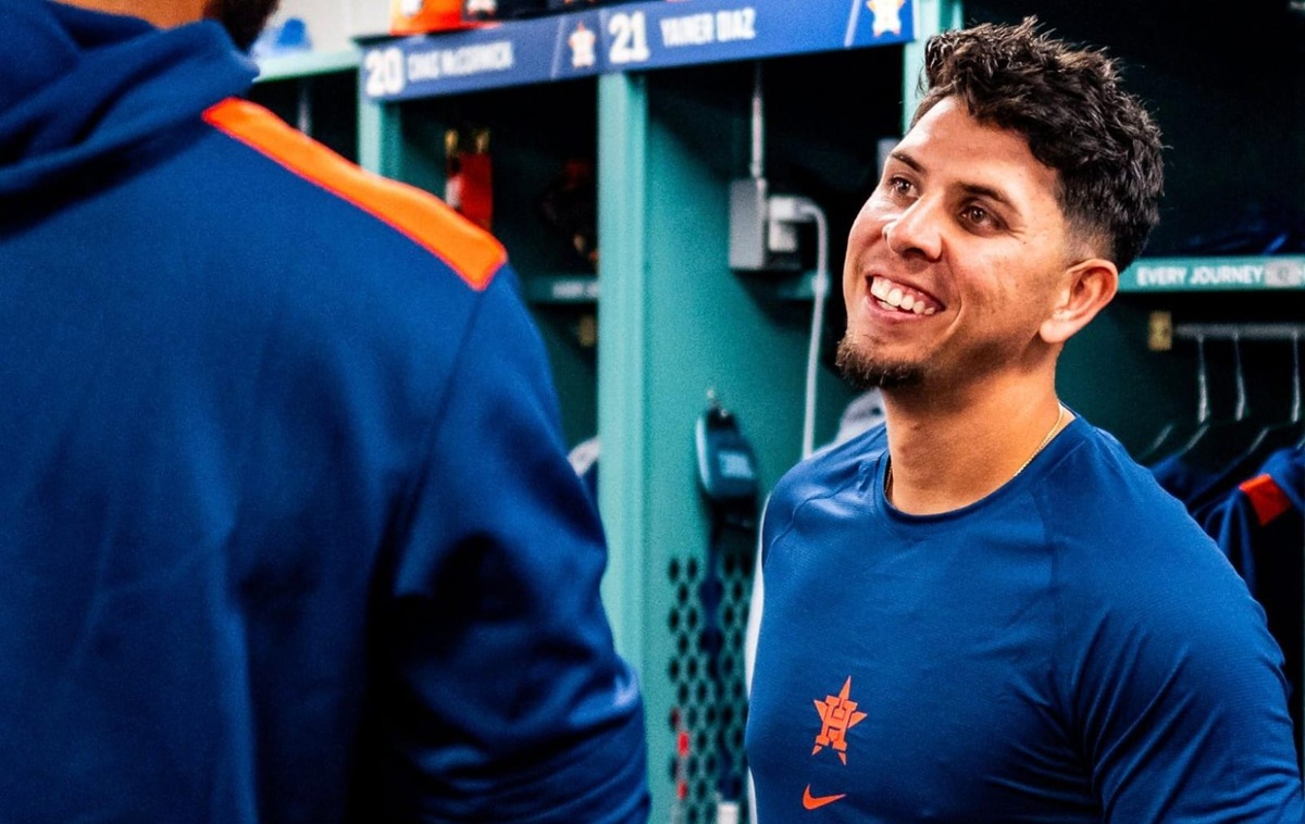 Ramón Urías debuta con Astros de Houston