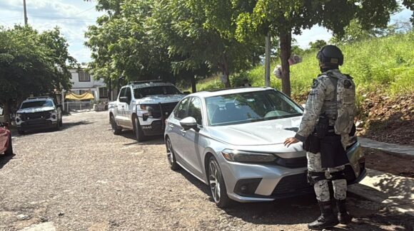 Guardia Nacional recupera vehículo con reporte de robo en Lomas del Sol, Culiacán