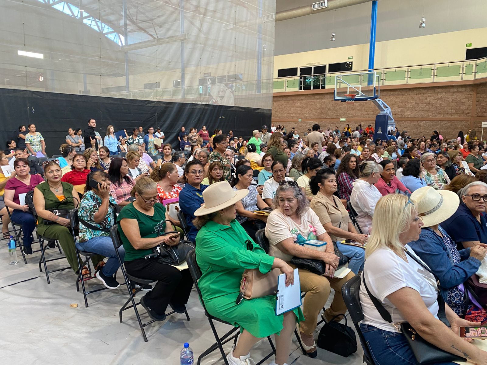 registro para programa Mujeres Bienestar en el Centro de Alto Rendimiento María del Rosario Espinoza en Culiacán