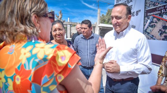 Agradecen vecinos de la Jaramillo, en Los Mochis, reparación del drenaje; fétidos olores no les permitían estar en sus casas