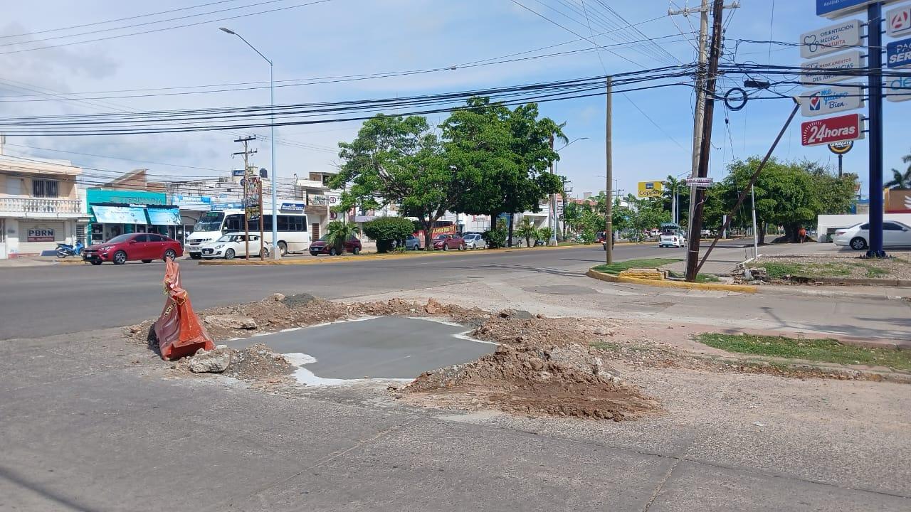 reparación de tubería de drenaje calle