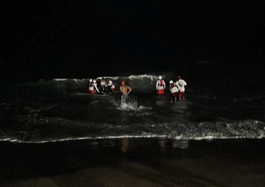 Salvan a turistas varados en Isla de Venados, Mazatlán