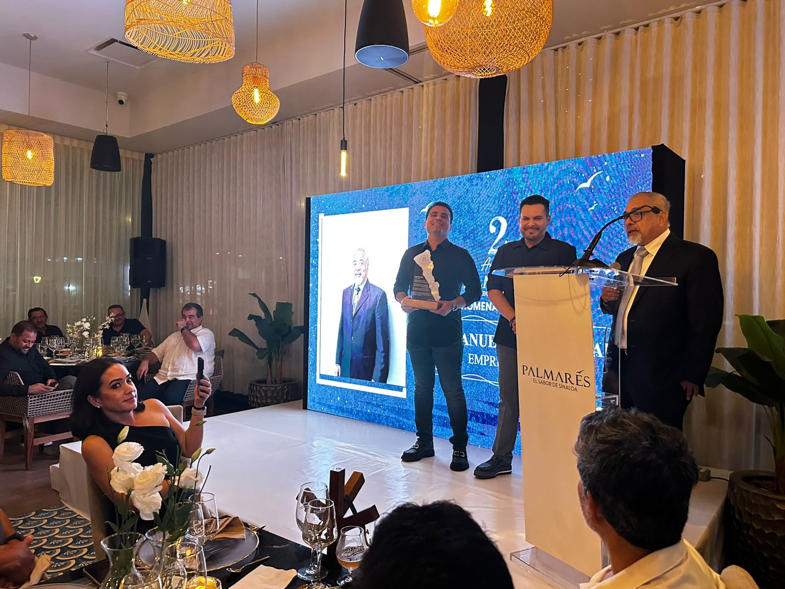Segundo aniversario de restaurante Palmares