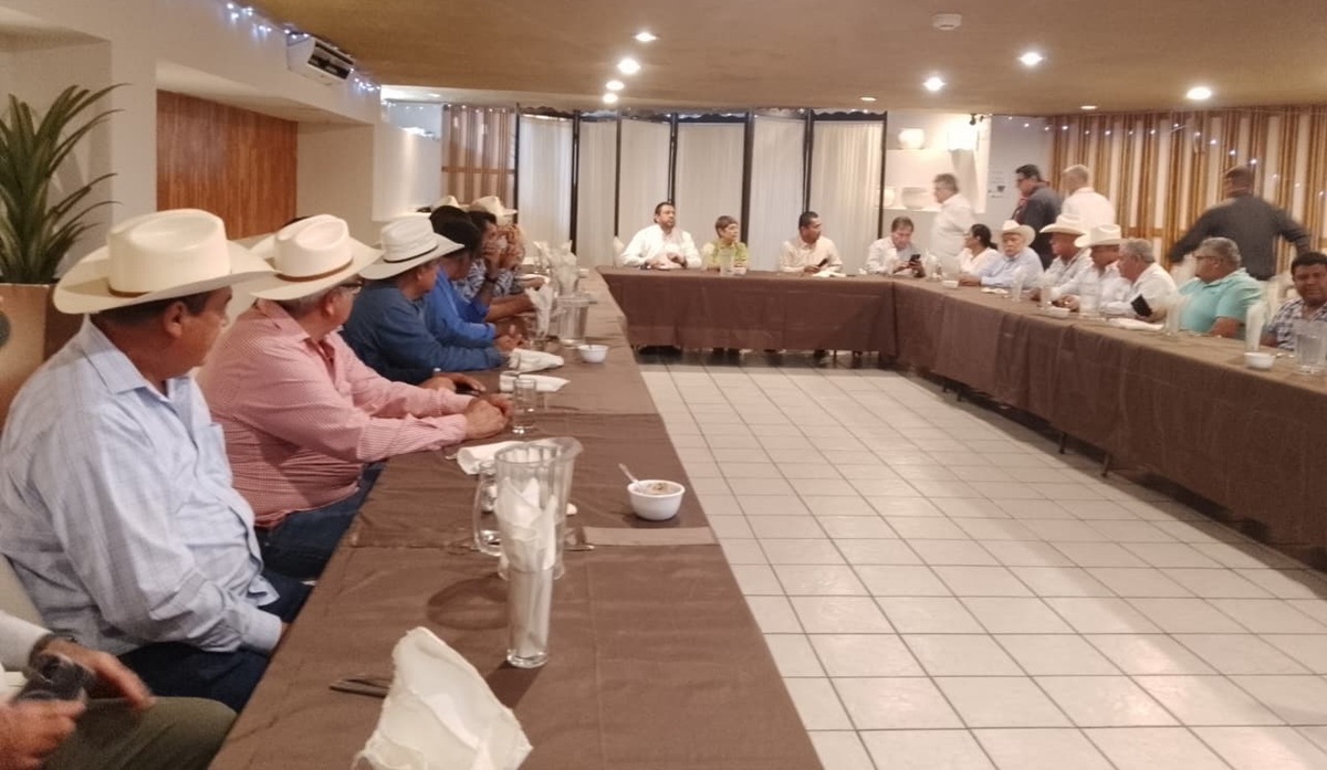 Se reúnen productores de maíz en Guasave con el secretario de Agricultura en Sinaloa