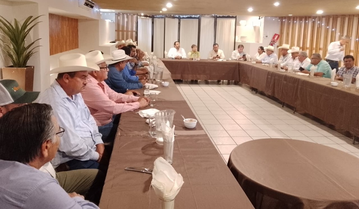 Se reúnen productores de maíz en Guasave con el secretario de Agricultura en Sinaloa
