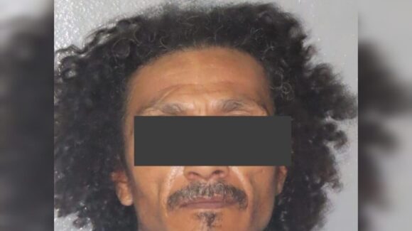Detienen en Mazatlán a un hombre por presunta violencia familiar; portaba arma punzocortante