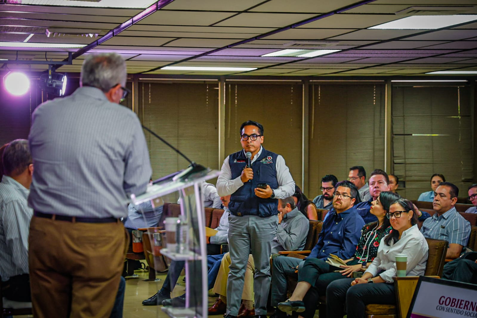 Rubén Rocha Moya en su conferencia de prensa "semanera"