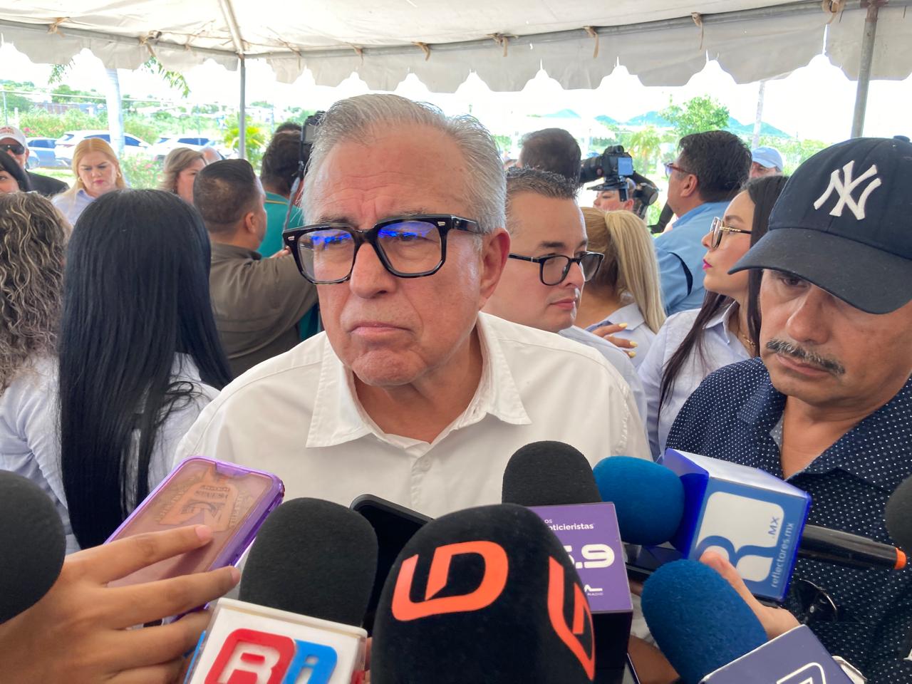 ruben rocha moya gobernador de sinaloaa
