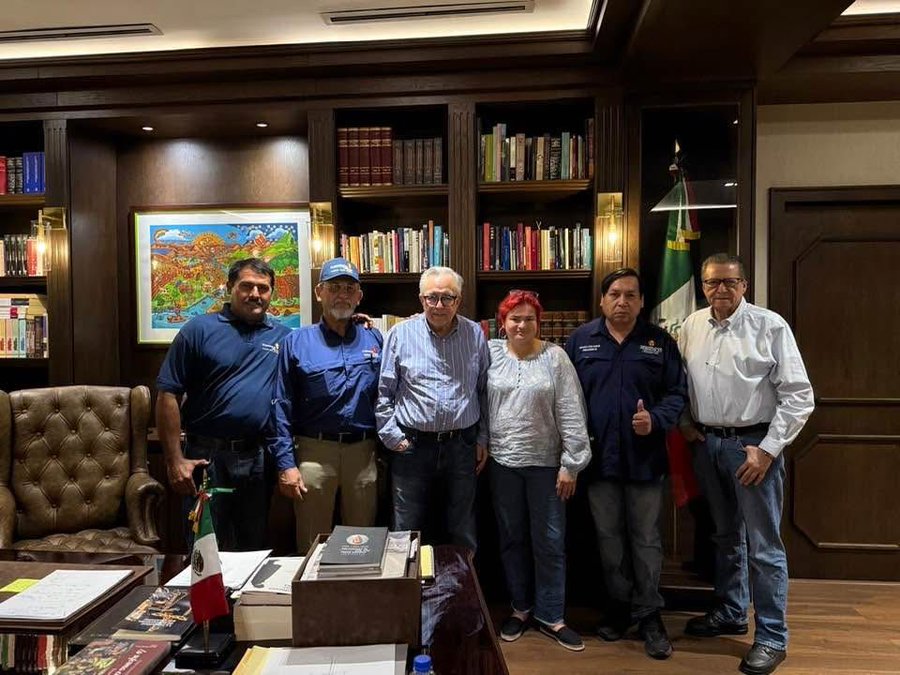Rubén Rocha Moya en reunión con Yesenia Rojo