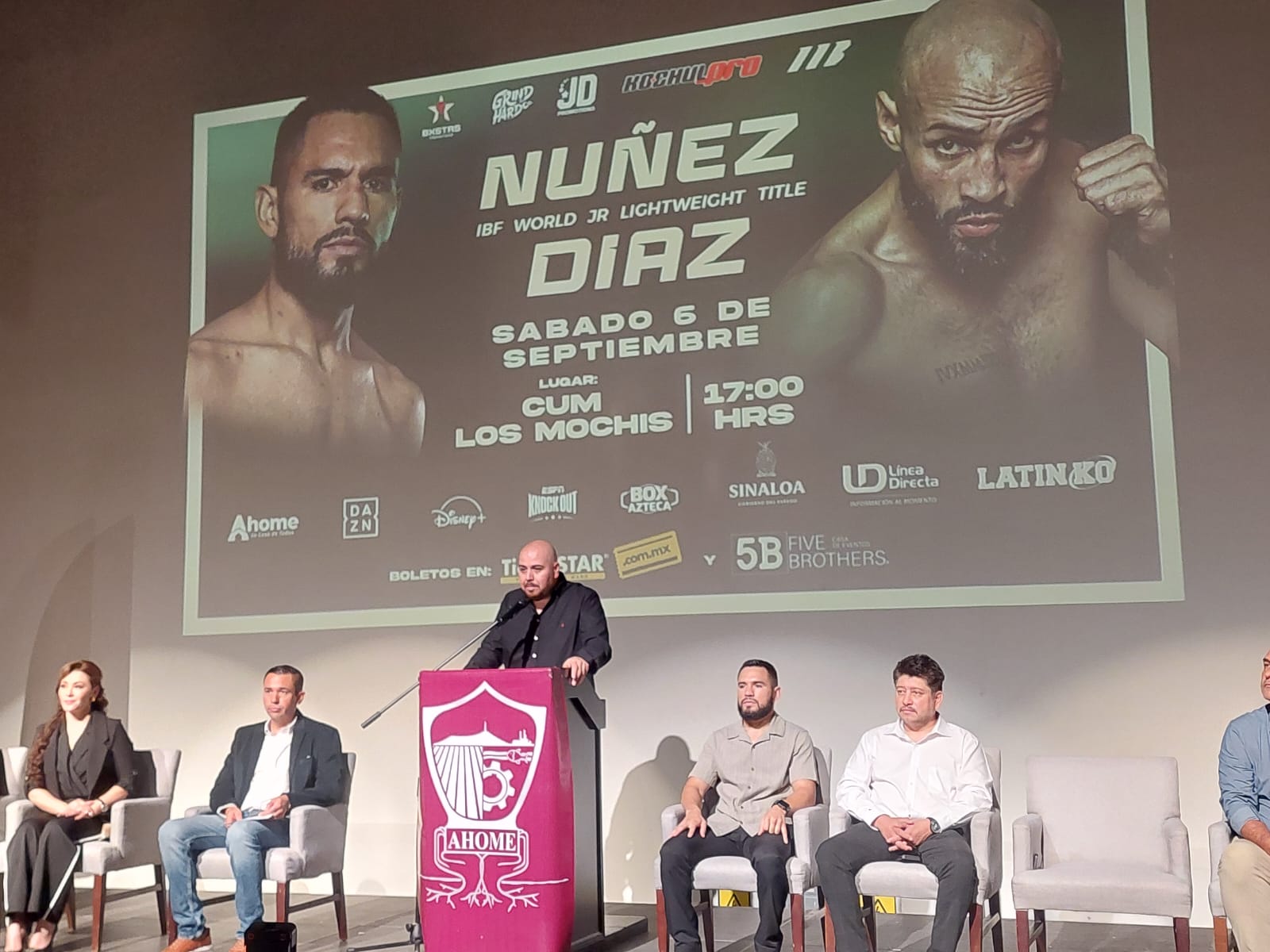 rueda de prensa Eduardo sugar Núñez pelea box los mochis (1)