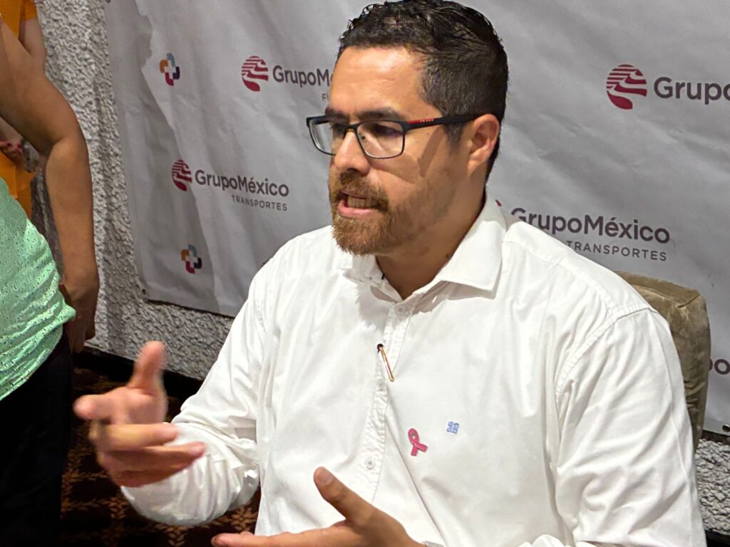secretario de salud en el Estado, Cuitláhuac Galindo