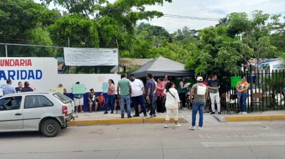 Maestros y padres de familia logran la destitución de Omar Campos de la Secundaria Solidaridad en Mazatlán