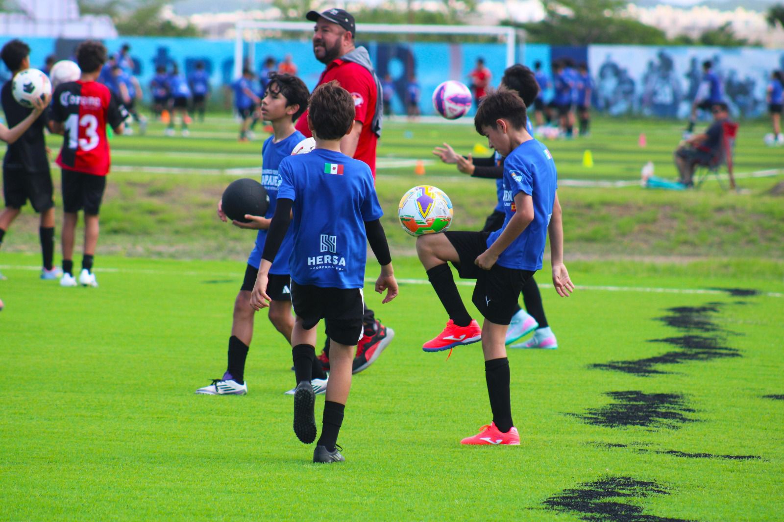 Concluye segundo campamento internacional de futbol en Mazatlán