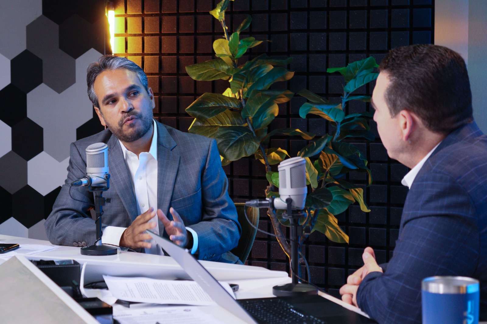 Sergio Mario Arredondo entrevistado en Los Noticieristas con Luis Alberto Díaz